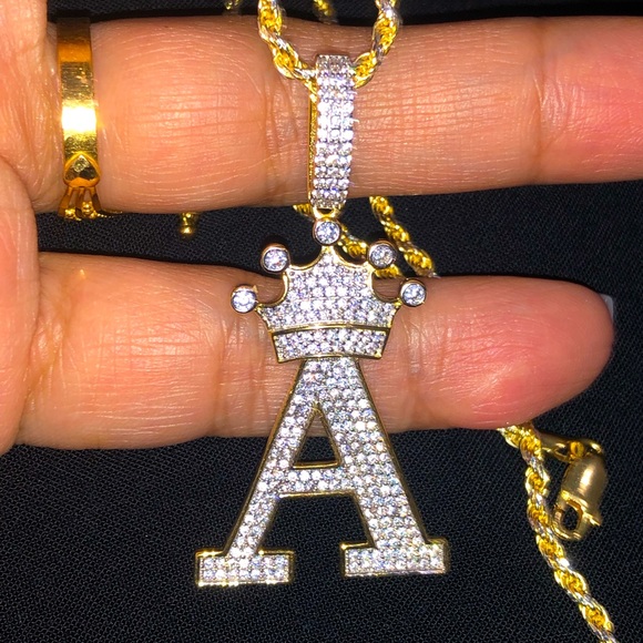 10k gold vermeil initial name pendant, VVS clarity Swarovski crystals, initial A - Picture 1 of 7